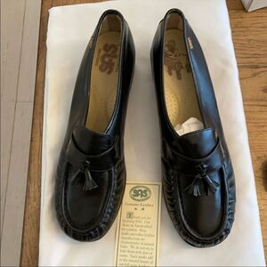 SAS BLACK LEATHER TASSLE WEDGE COMFORT SHO…